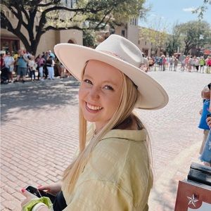 Meet your Posher, Hadley